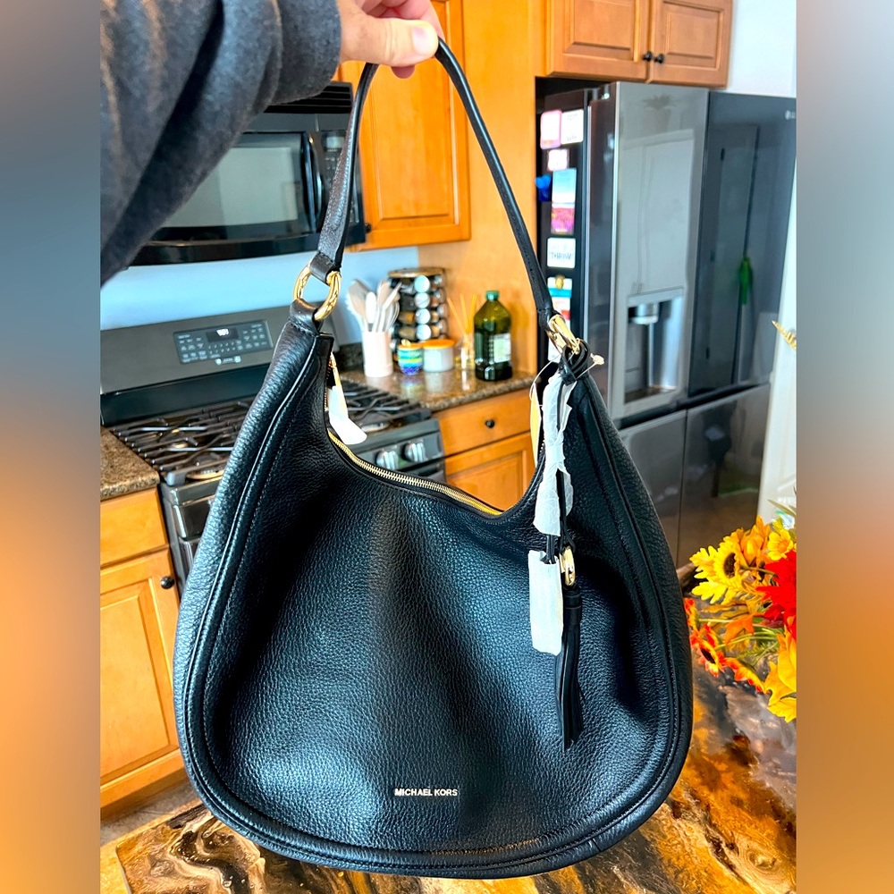 NWT Michael Kors Lydia Black w/Gold Hardware Large Leather HOBO Bag